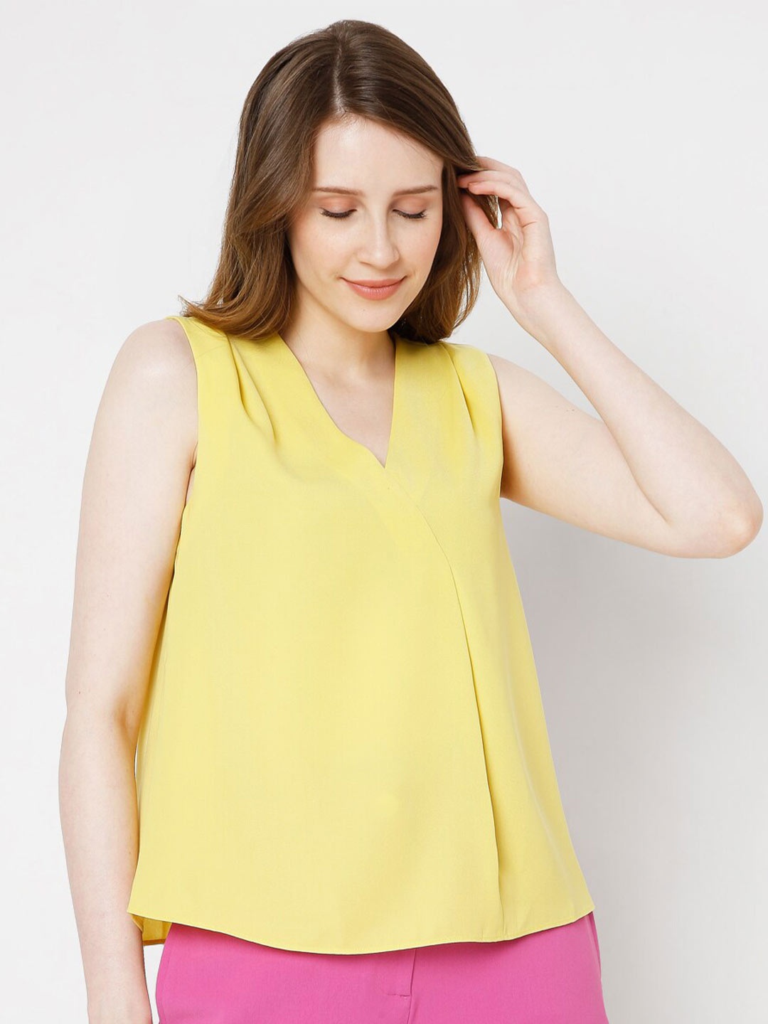 

Vero Moda Yellow Solid Crop Top