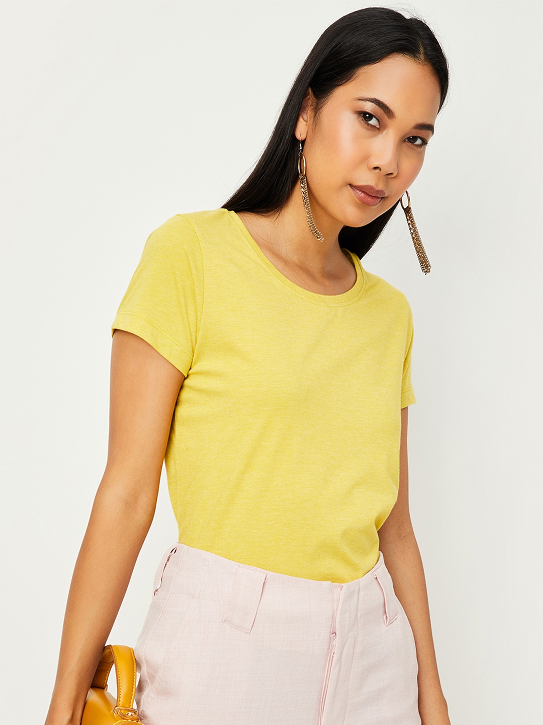 

max Women Yellow Solid Regular Fit T-shirt