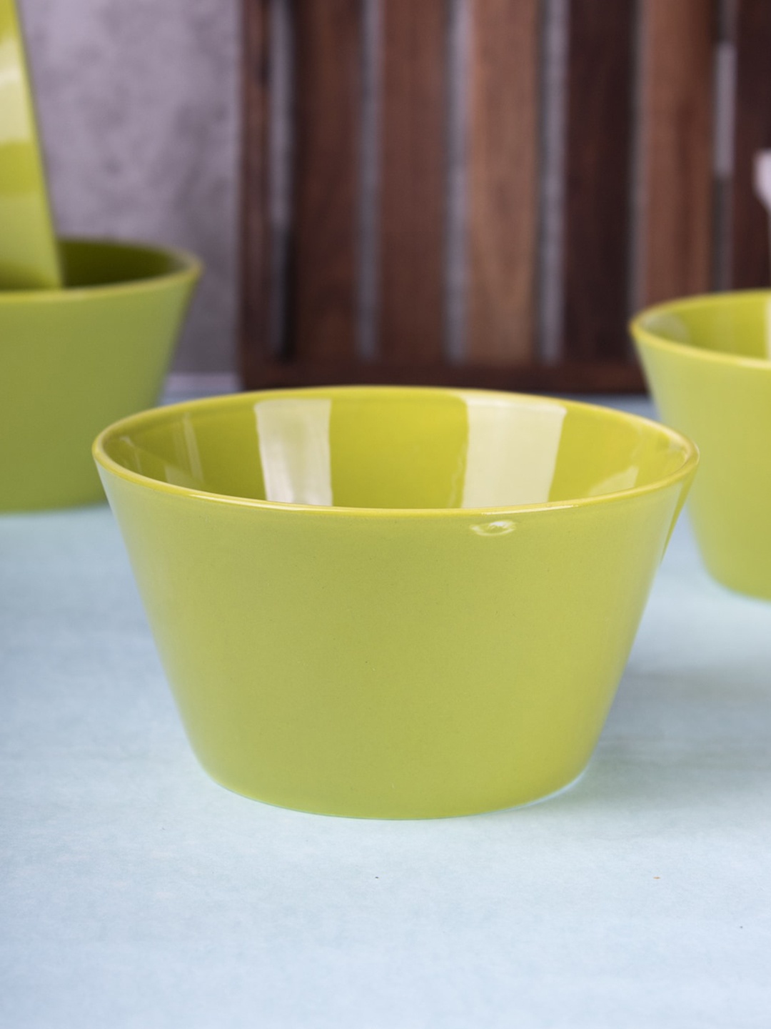 

MARKET99 Green Set of 4 Solid Ceramic Glossy Bowls