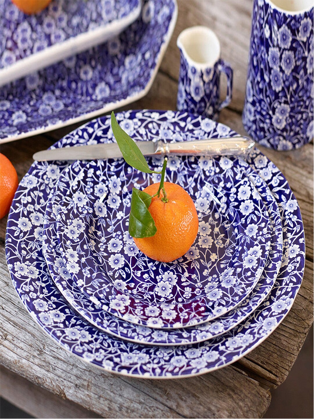 

BURLEIGH Blue & White Floral Printed Earthen Clay Matte Plate