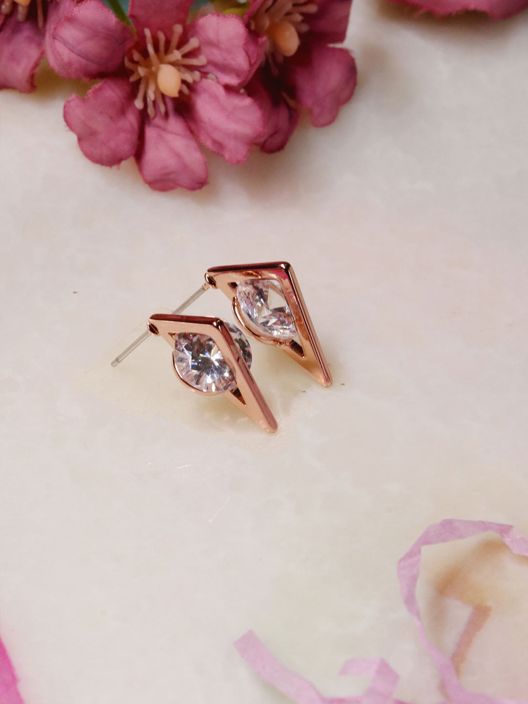 

Ishhaara Rose Gold Teardrop Shaped Studs Earrings