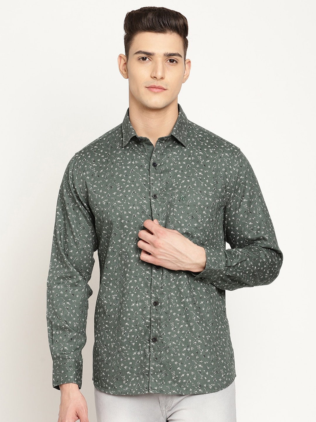 

Cantabil Men Green Floral Printed Casual Shirt