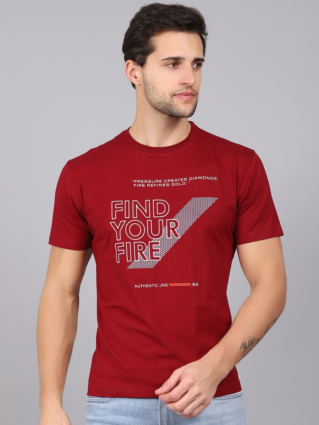 

Cantabil Men Maroon Typography Printed T-shirt