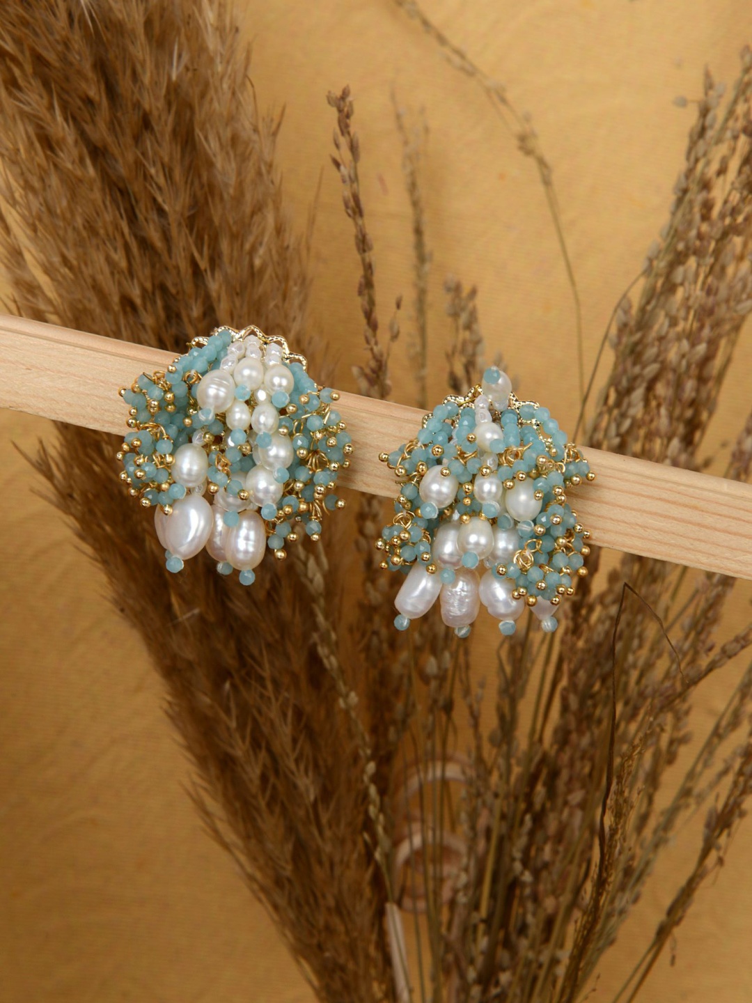 

D'oro Blue & White PEARL Contemporary Studs Earrings