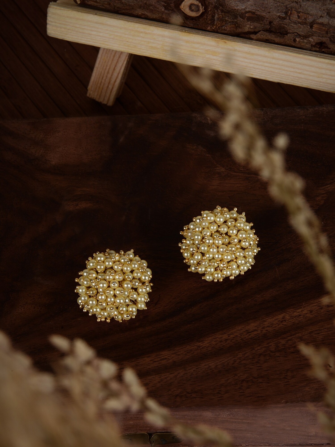 

D'oro Gold-Toned Contemporary Studs Earrings