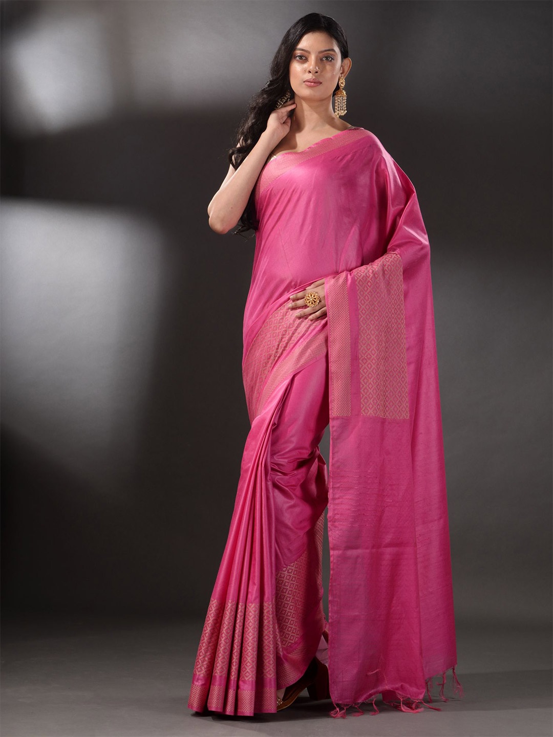 

Arhi Fuchsia Solid Silk Blend Saree