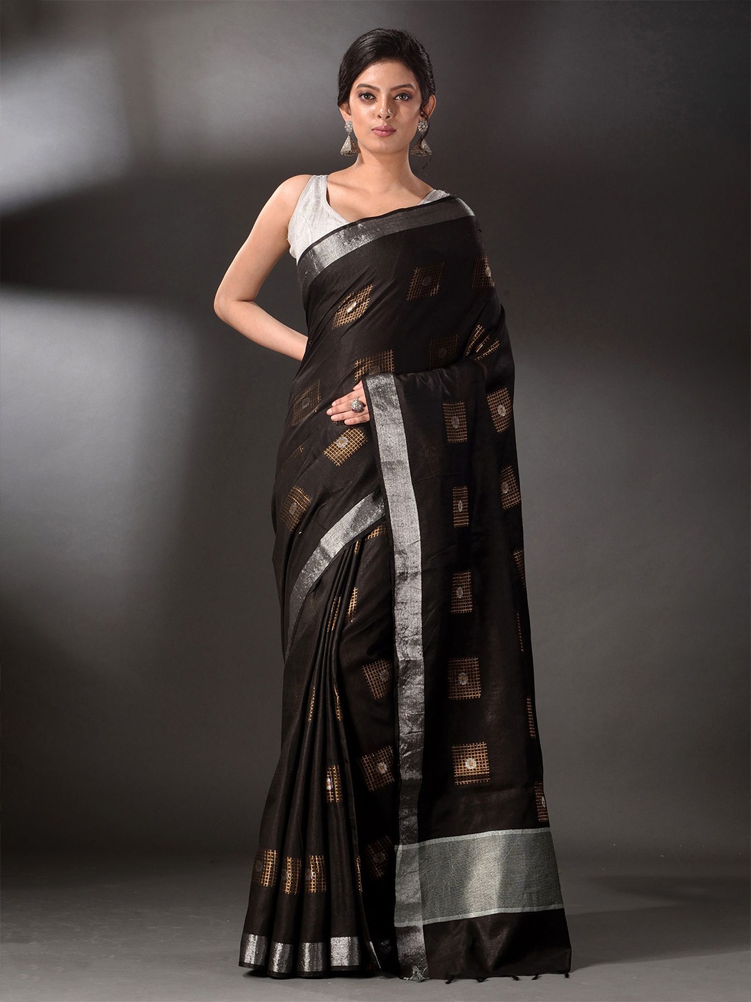 

Arhi Black & Gold-Toned Printed Silk Blend Saree
