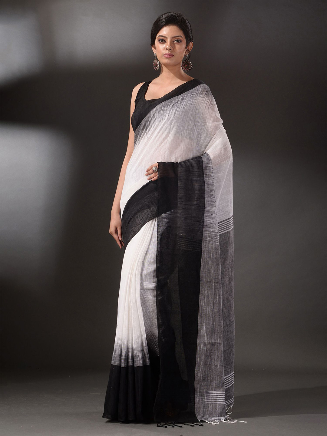 

Arhi White & Black Woven Design Pure Cotton Saree