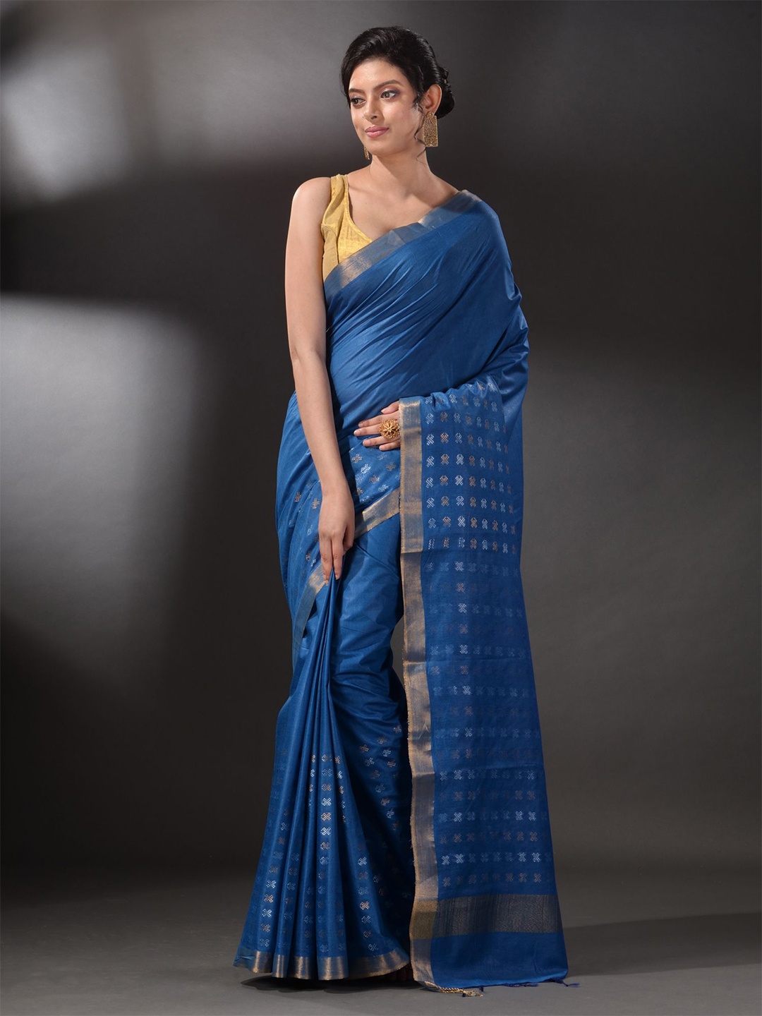 

Arhi Blue & Gold-Toned Woven Design Cotton Blend Zari Saree