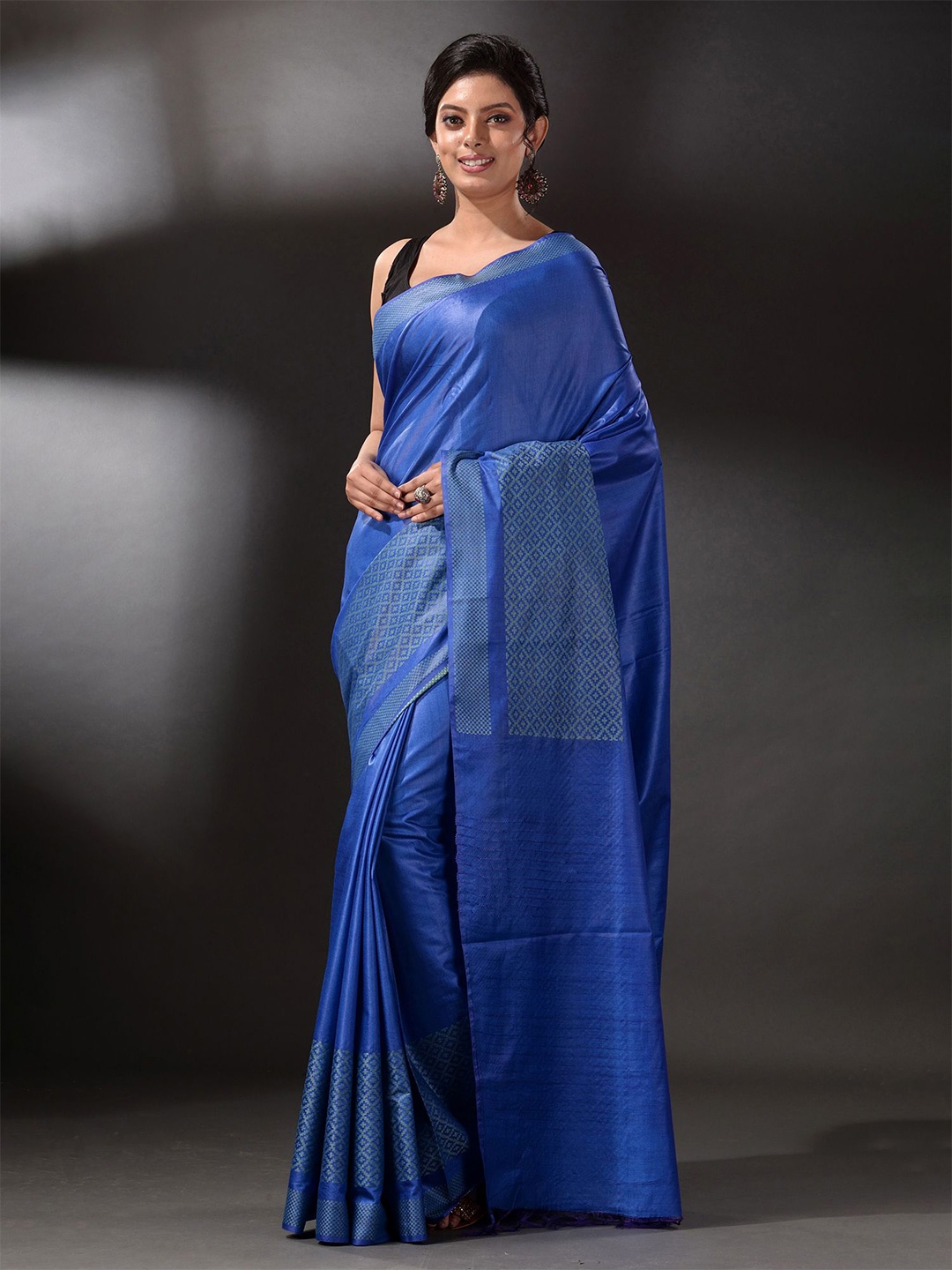 

Arhi Blue Woven Design Silk Blend Saree