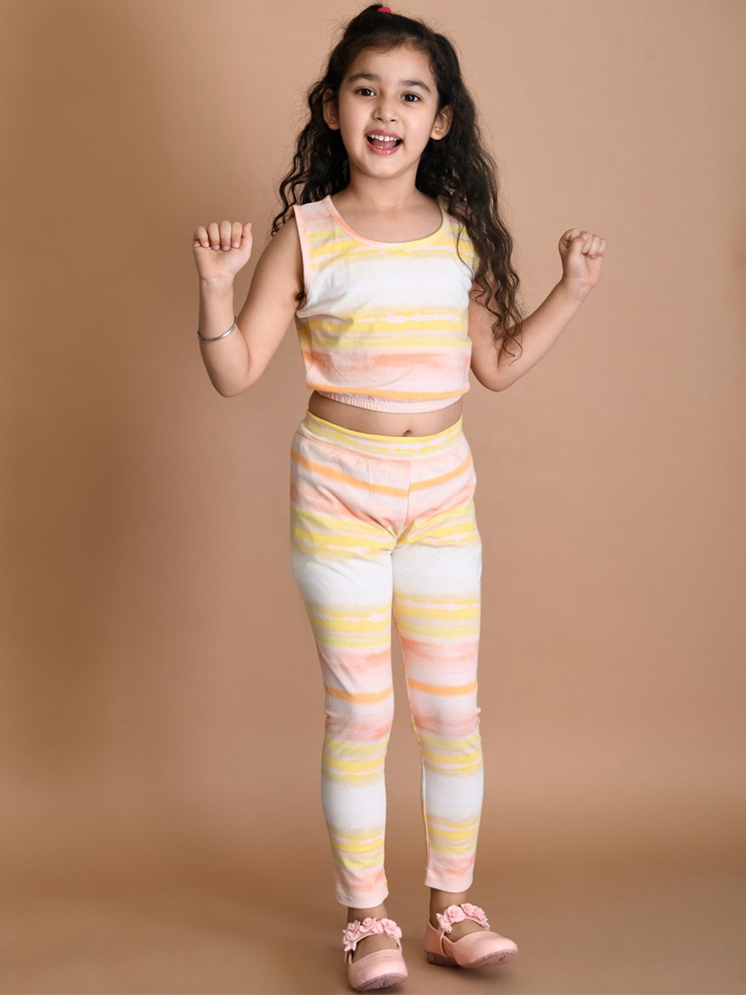 

LilPicks Girls Yellow & White Printed Top with Leggings