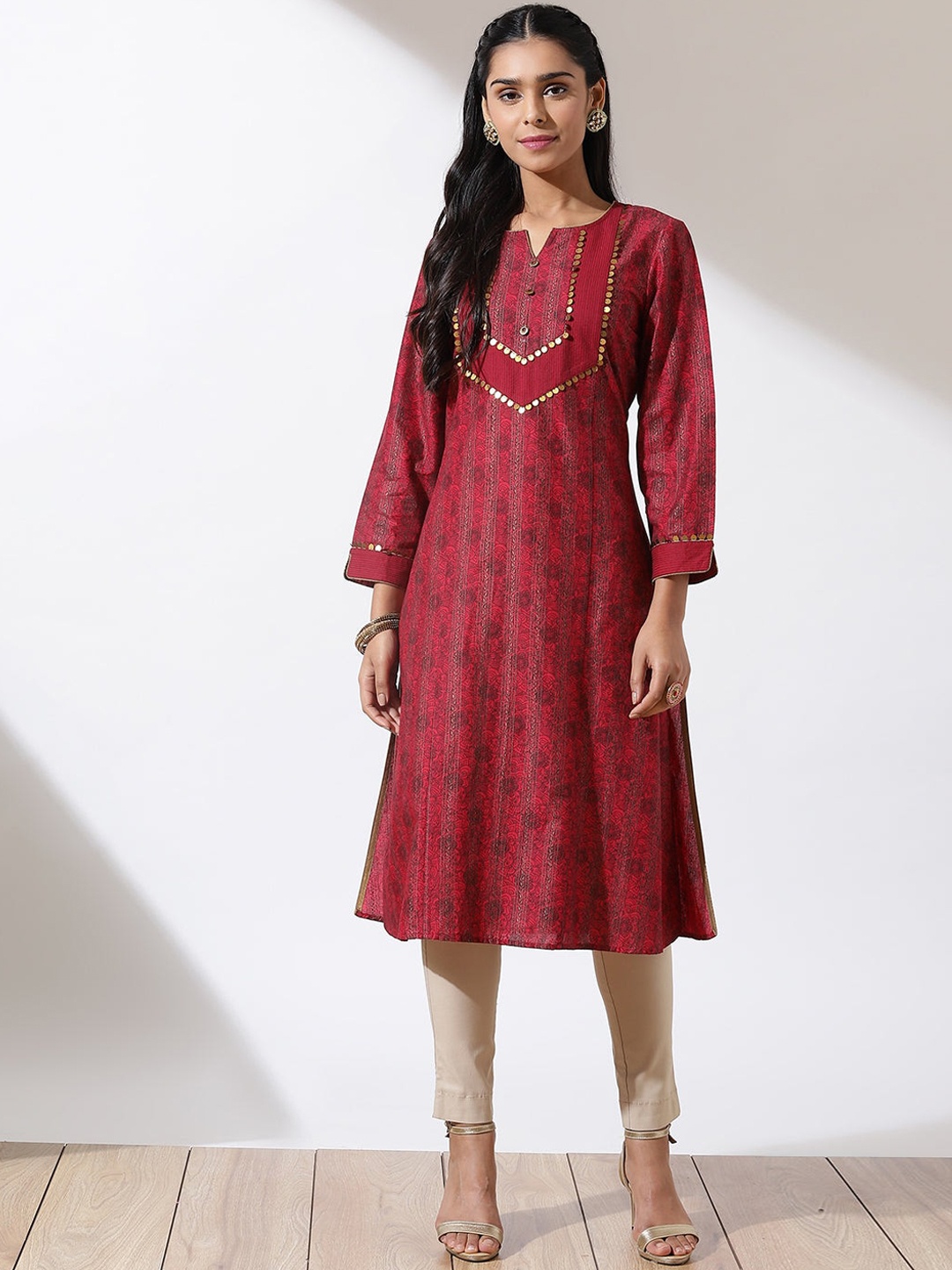 

Lakshita Women Maroon Ethnic Motifs Printed Cotton Kurta