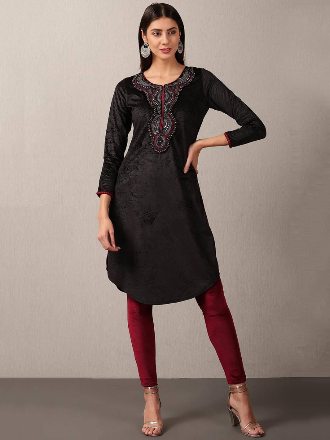 

Lakshita Women Black Geometric Embroidered Keyhole Neck Flared Sleeves Thread Work Velvet Maternity Velvet Kurta
