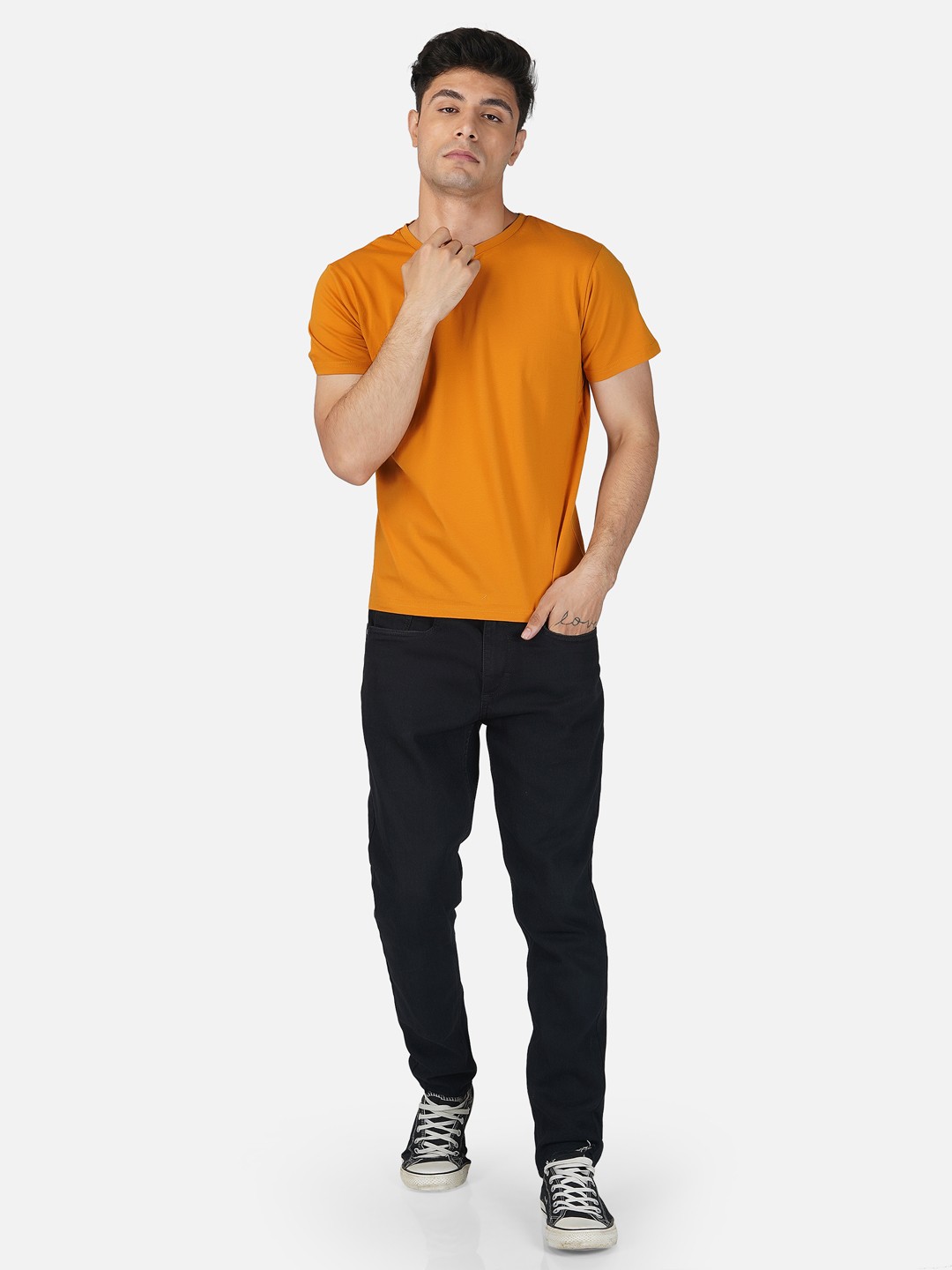 

Tinted Men Mustard Yellow Solid T-shirt