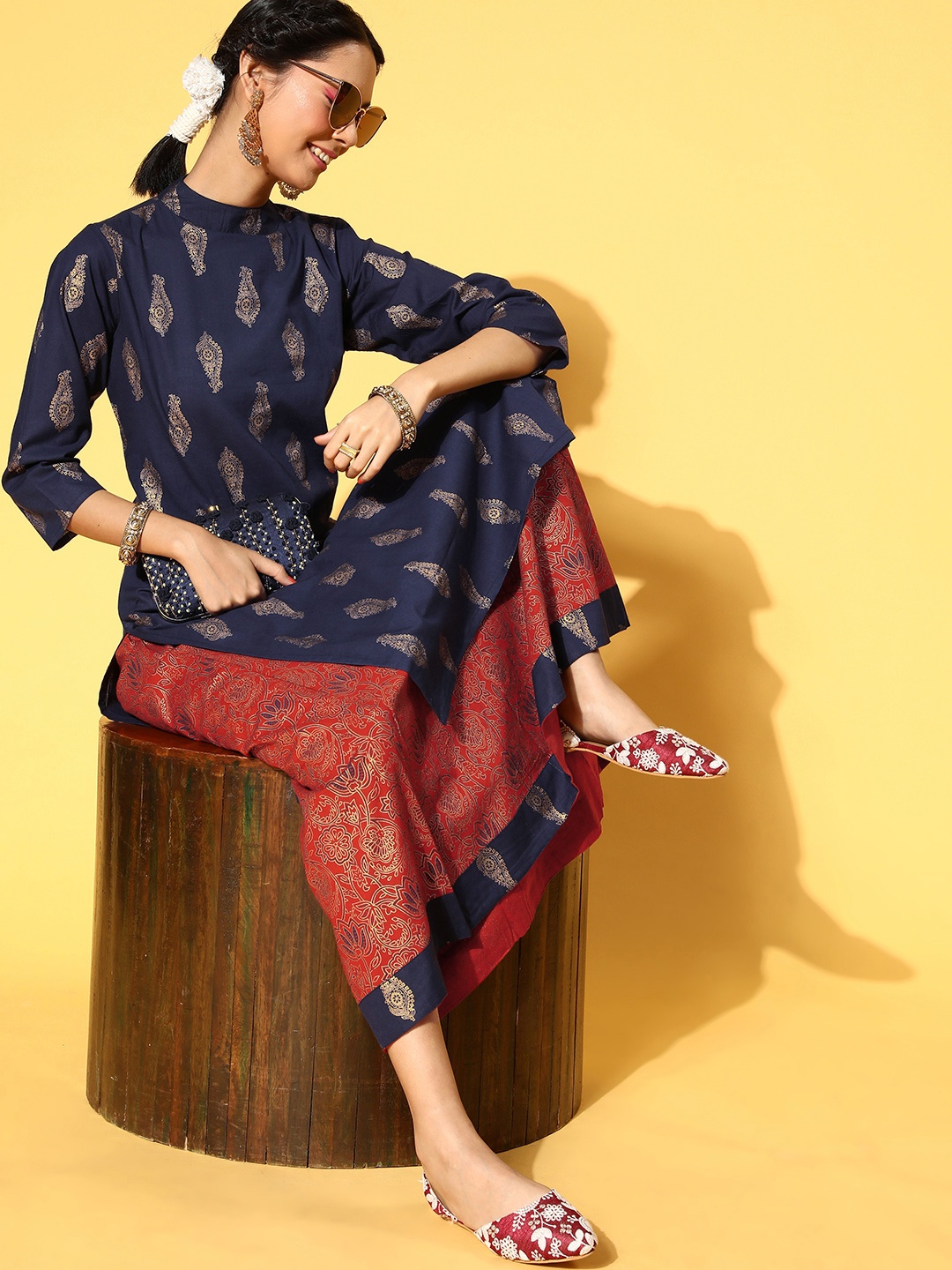 

Blissta Women Ethnic Motifs Cotton Blend Print Parade Kurta Set, Navy blue
