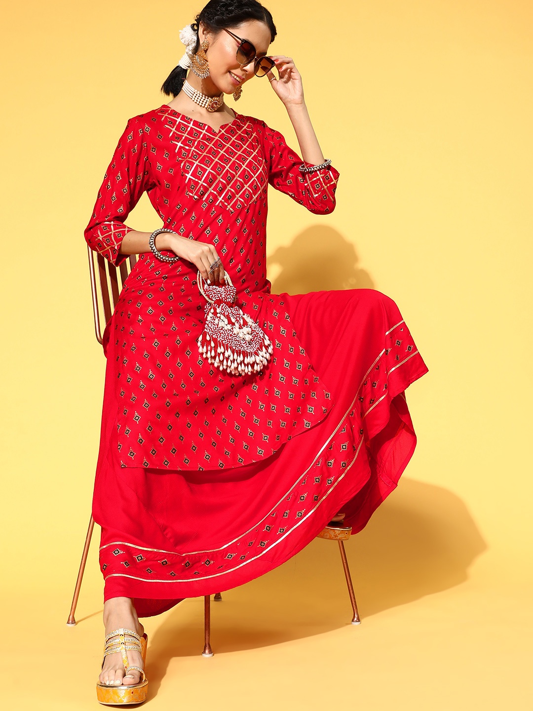 

Blissta Women Ethnic Motifs Viscose Rayon Print Parade Kurta Set, Red