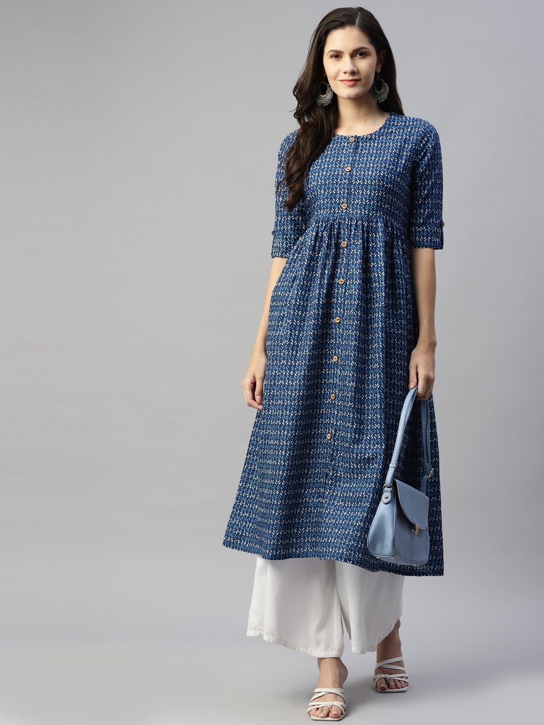 

MALHAAR Women Navy Blue & White Ethnic Motifs Printed Cotton Anarkali Kurta
