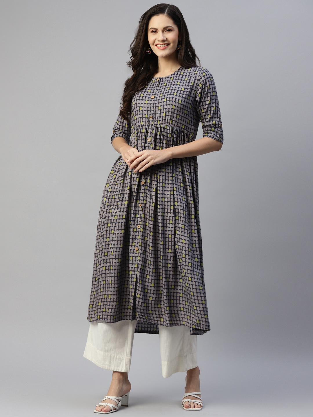 

MALHAAR Women Grey & Green Ethnic Motifs Printed Anarkali Kurta