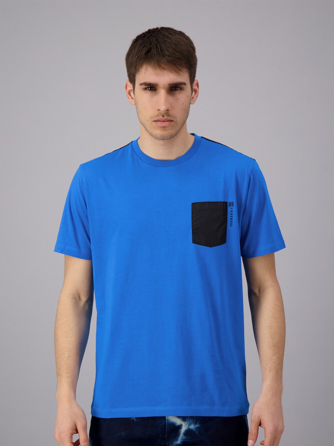 

FREESOUL Men Blue Solid T-shirt