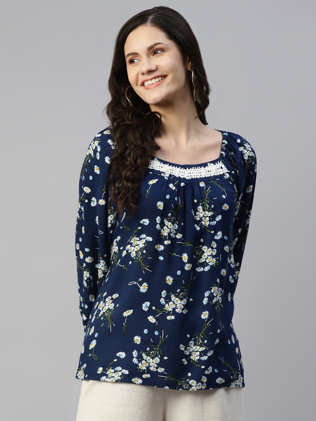 

MALHAAR Navy Blue Floral Printed Kurti
