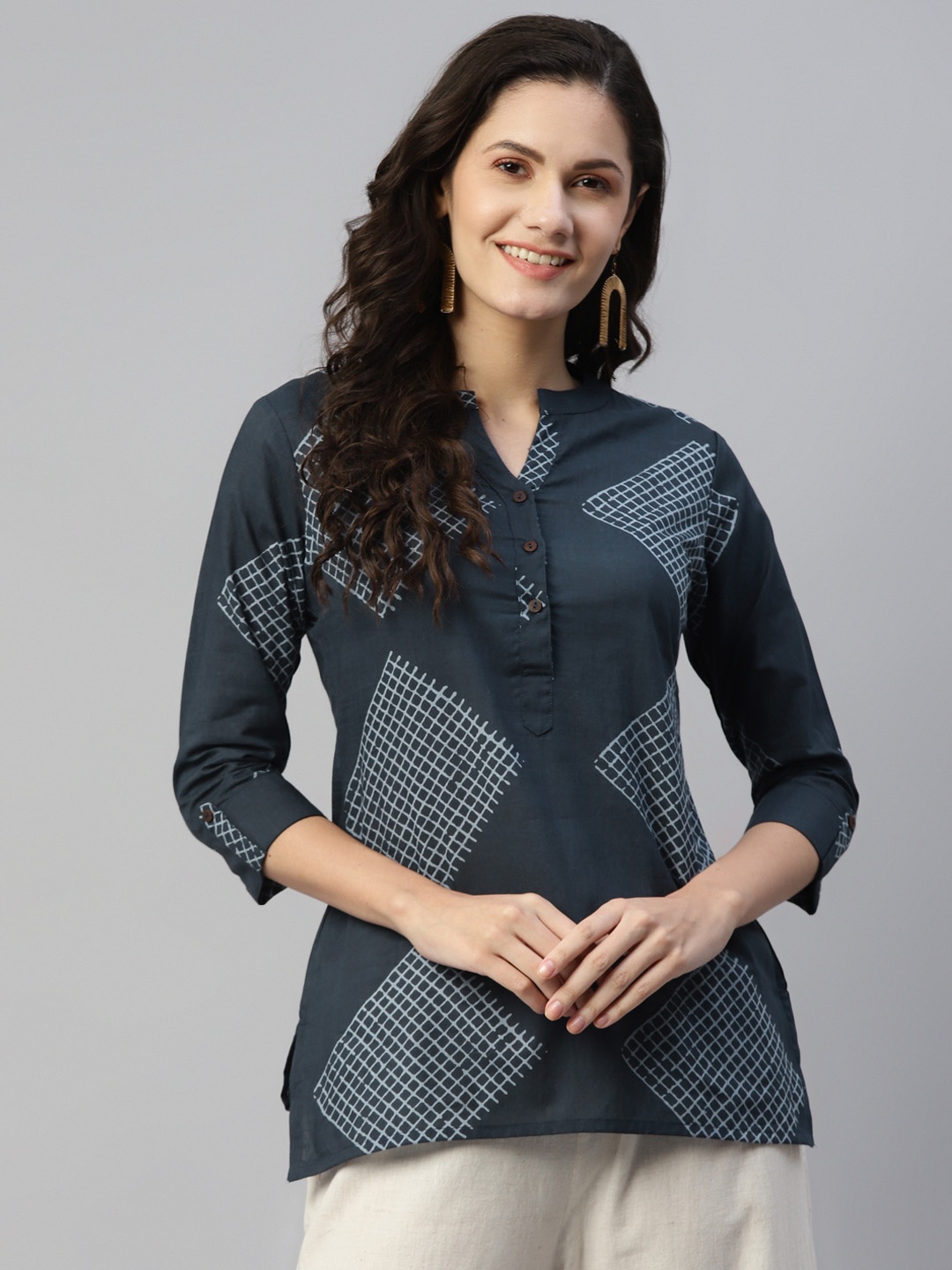 

MALHAAR Navy Blue Geometric Printed Pure Cotton Kurti