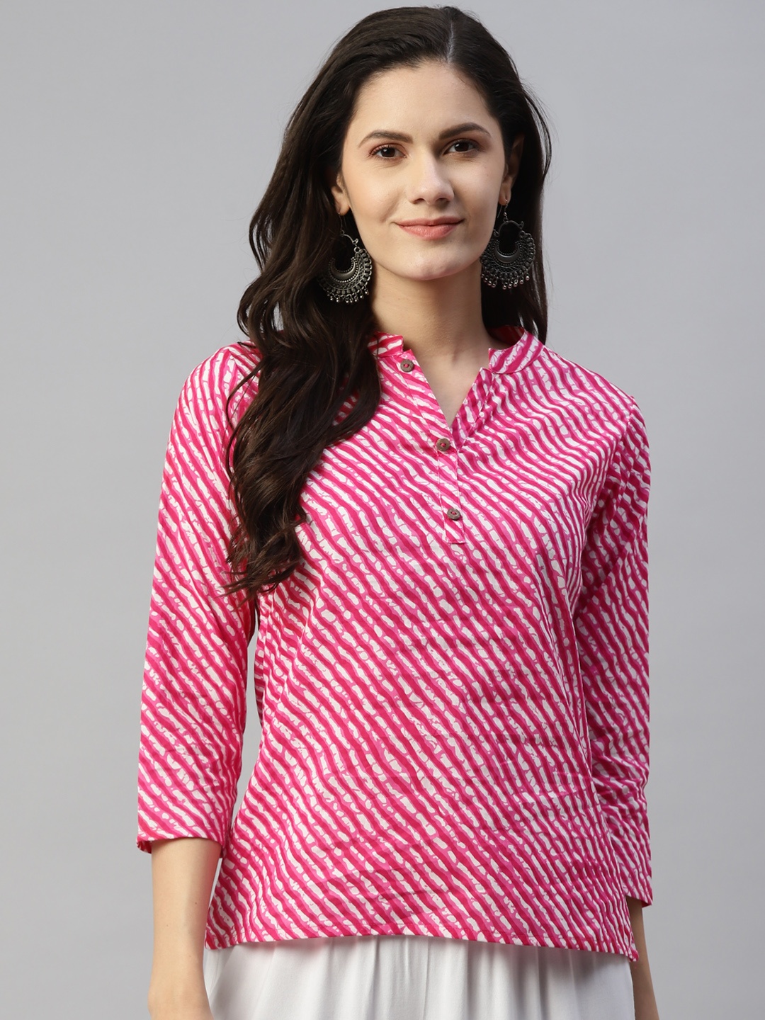 

MALHAAR Pink & White Leheriya Printed Pure Cotton Kurti