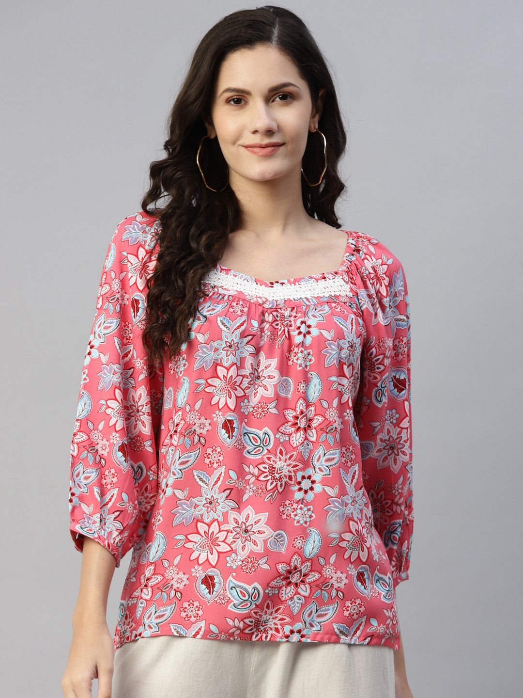 

MALHAAR Pink & White Ethnic Motifs Printed Square Neck Kurti