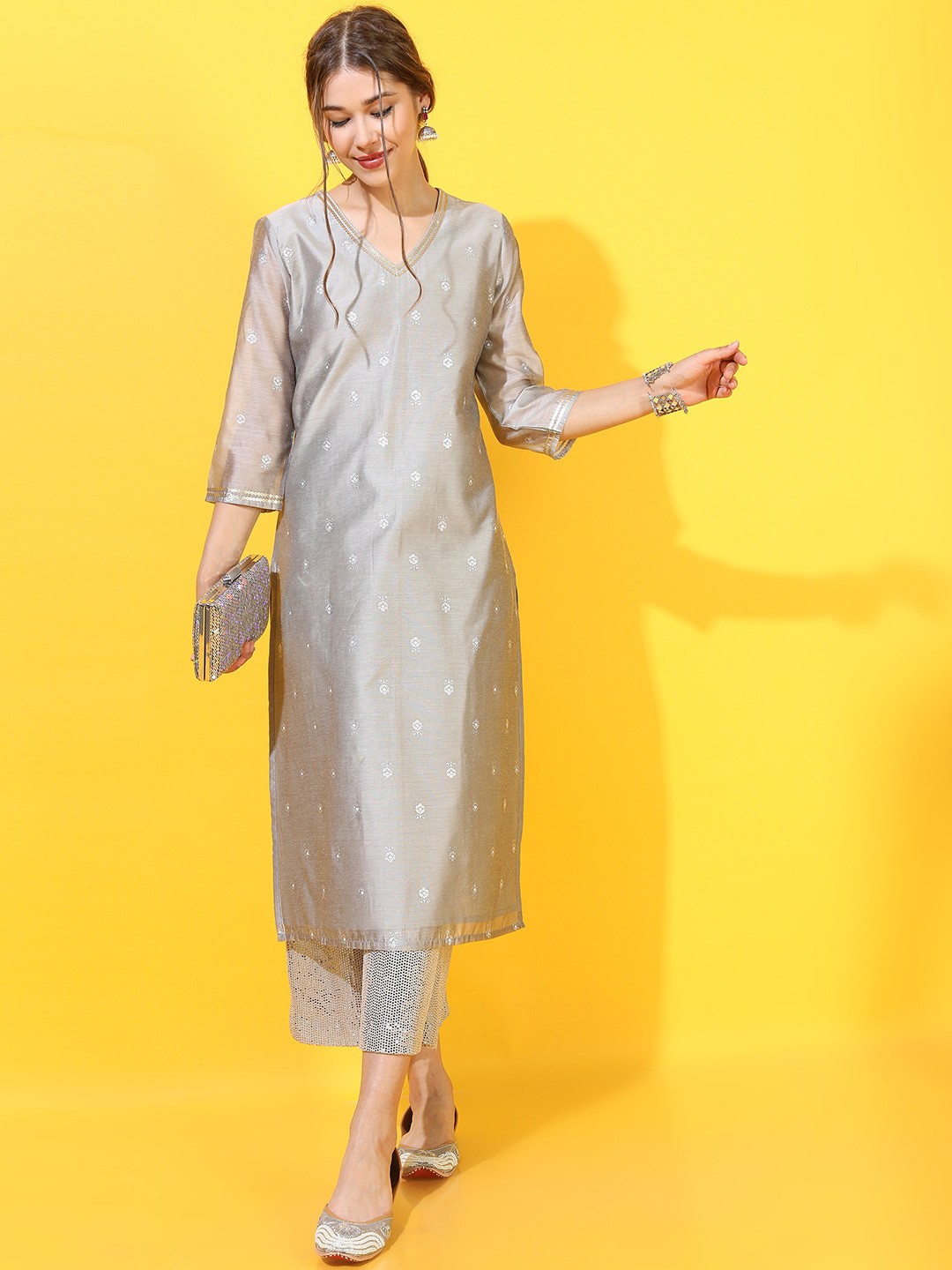 

Vishudh Women Silver Ethnic Motifs Printed Kurta