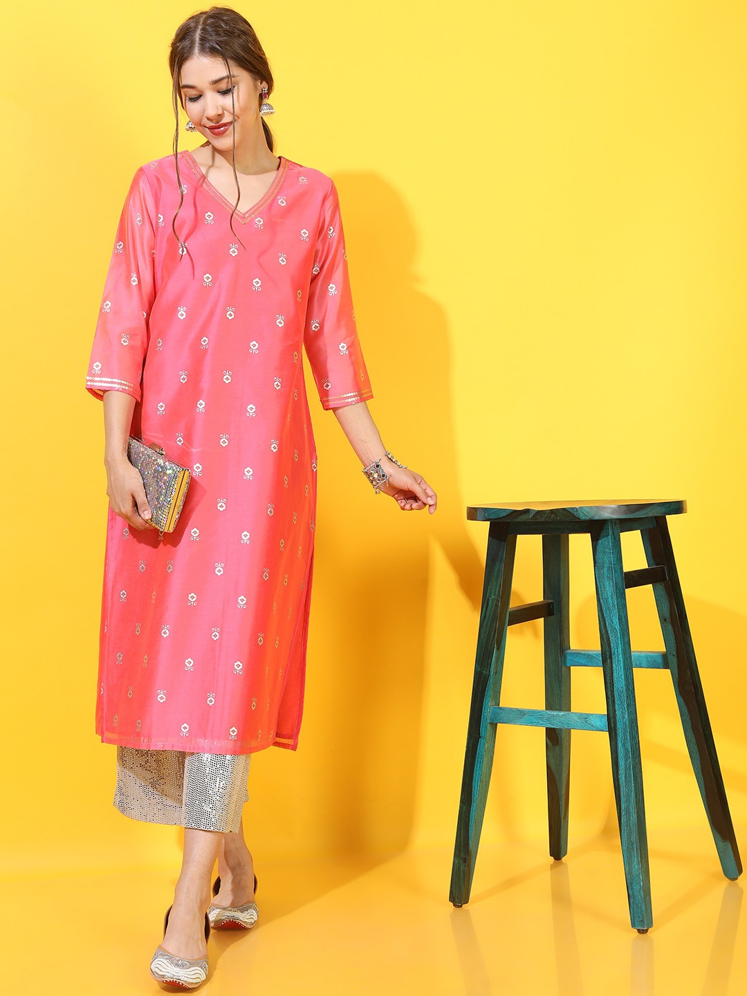 

Vishudh Women Pink Floral Printed Kurta