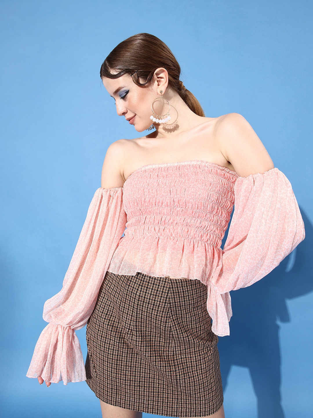 

ANVI Be Yourself Women Pink Solid Off-Shoulder Smocked Chiffon Crop Top