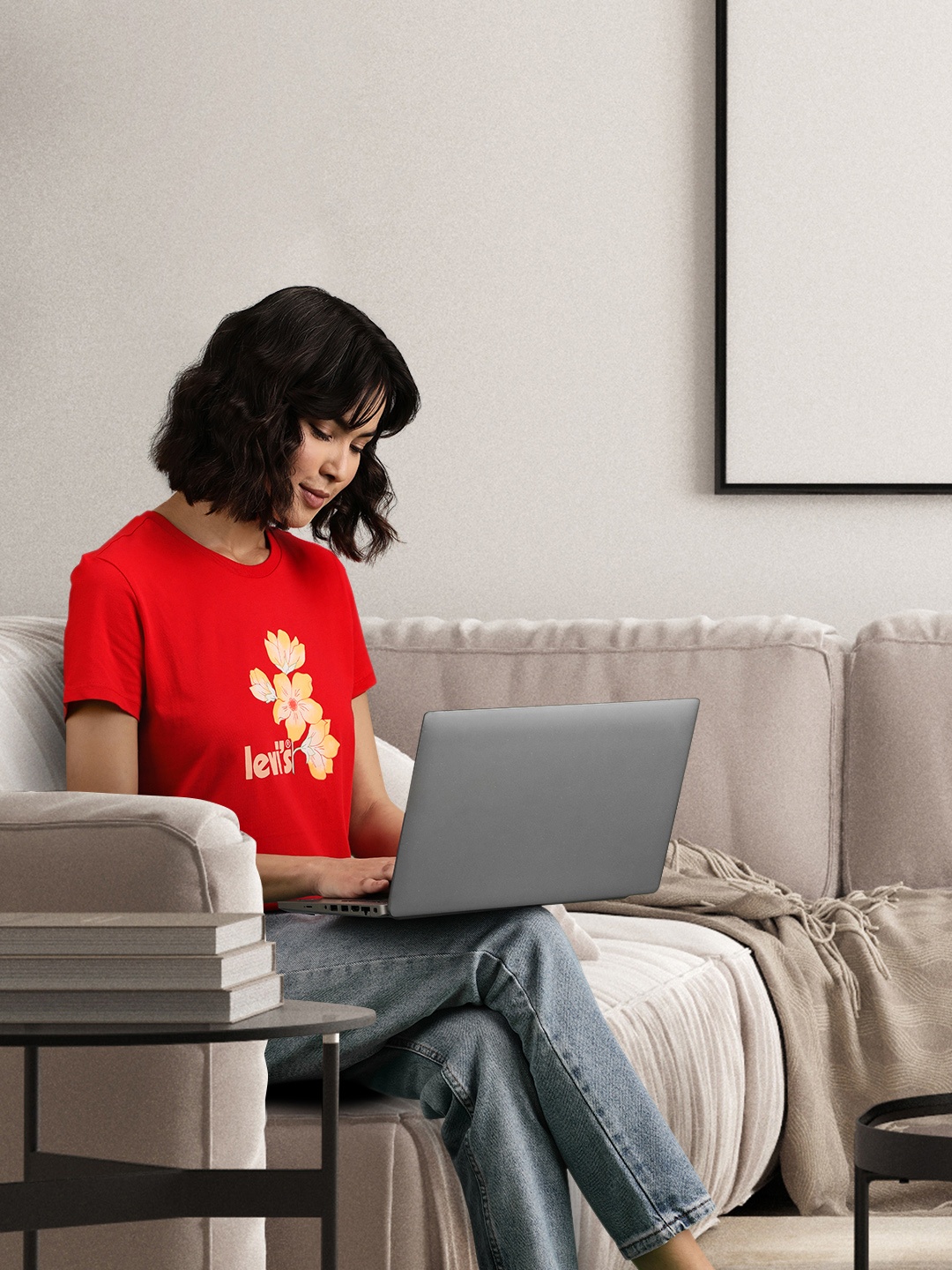

Levis Women Red Floral Printed Pure Cotton T-shirt