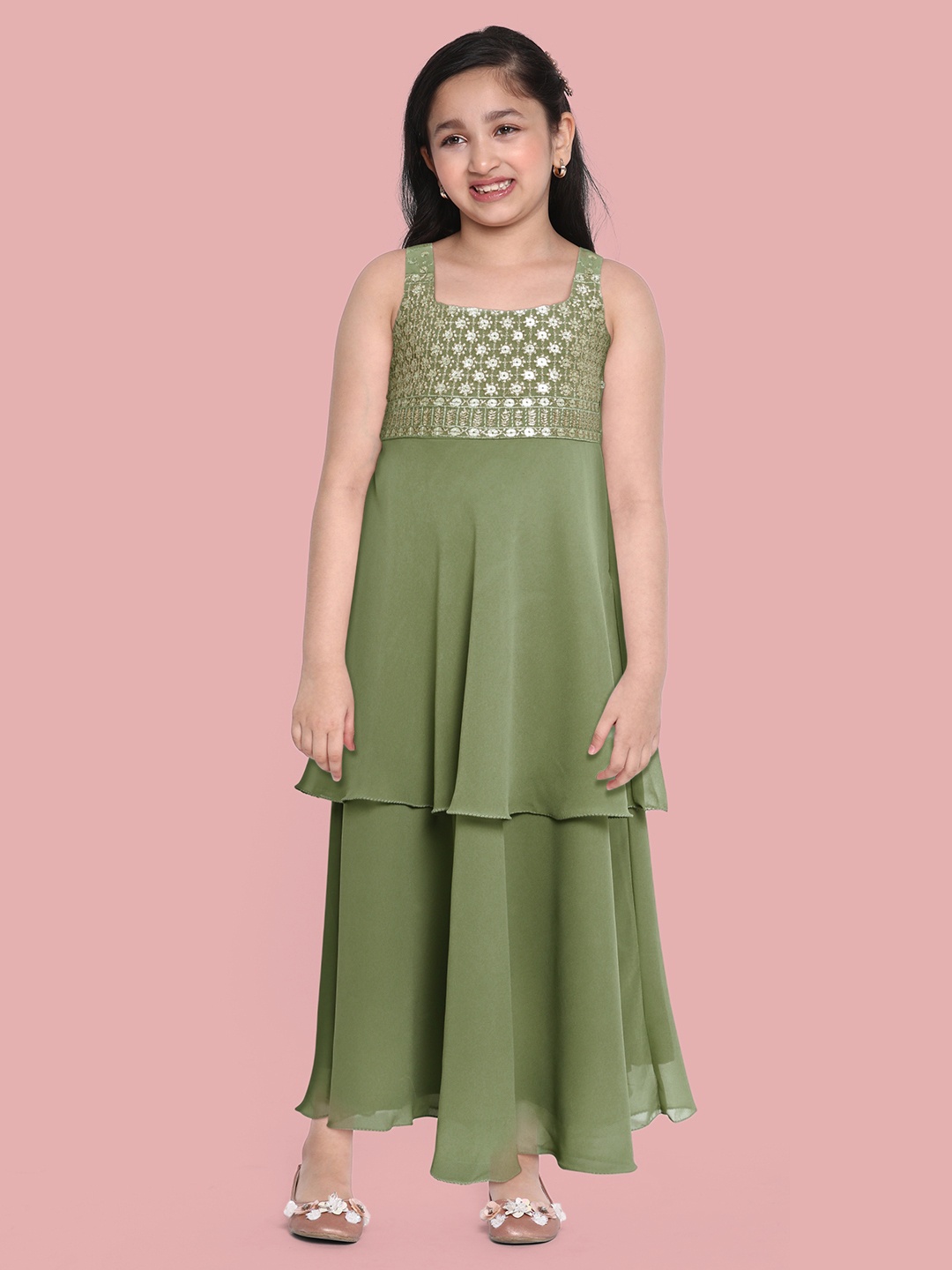 

Ethnovog Green Solid Georgette Ethnic A-Line Dress