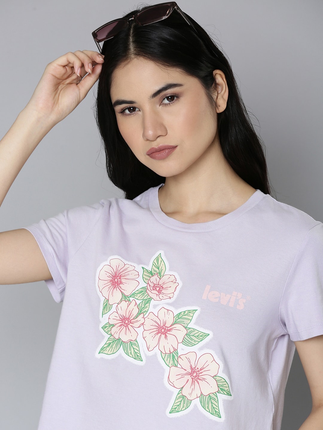 

Levis Women Lavender Floral Printed Pure Cotton Slim Fit Crop T-shirt