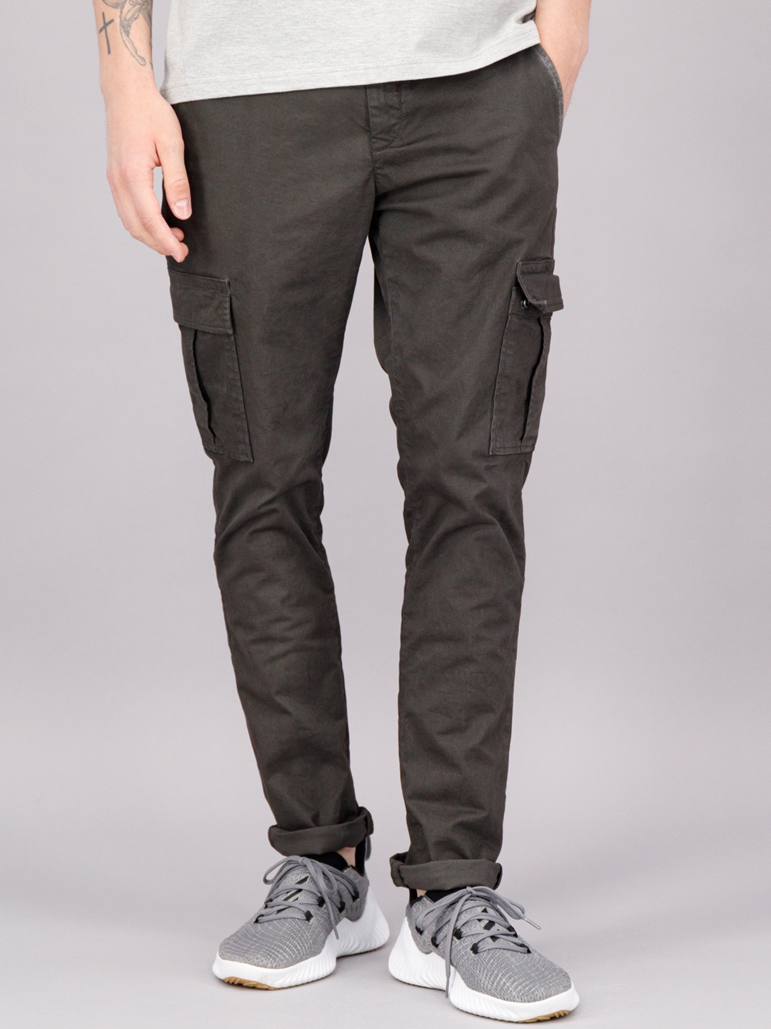 

FREESOUL Men Brown Cargos Trousers