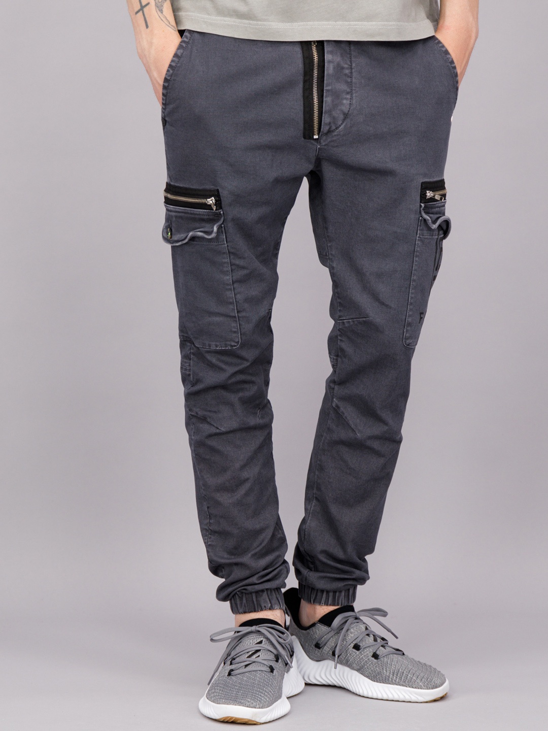 

FREESOUL Men Grey Cargo Trouser