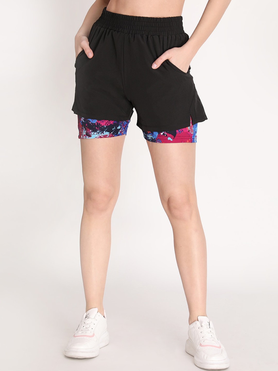 

CHKOKKO Women Black Running Shorts