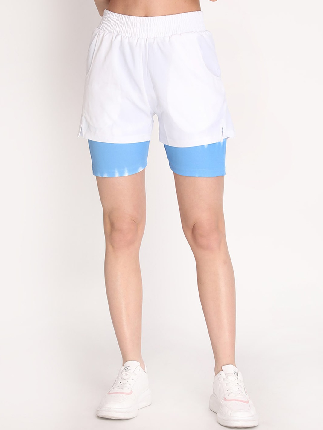 

CHKOKKO Women White Colourblocked Running Shorts