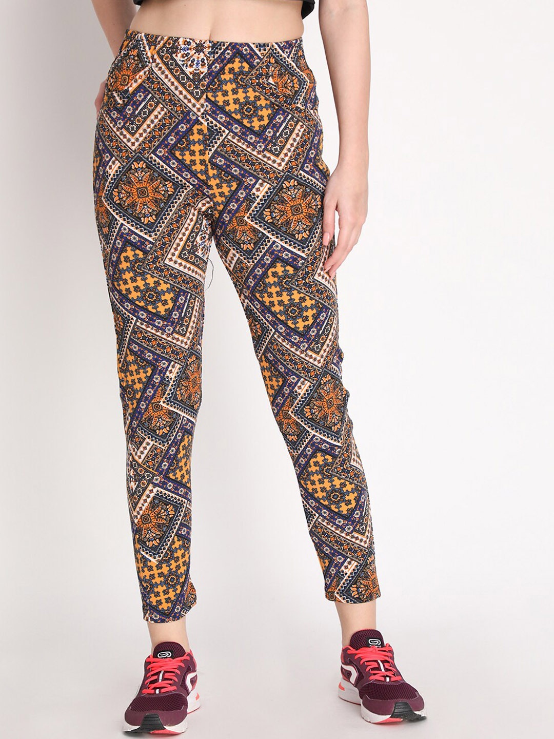 

CHKOKKO Women Navy Blue & Mustard Printed Track Pants