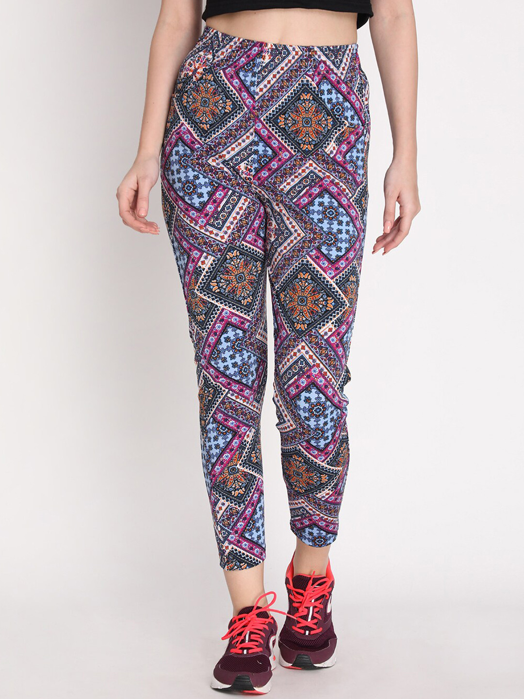 

CHKOKKO Women Pink Printed Track Pants