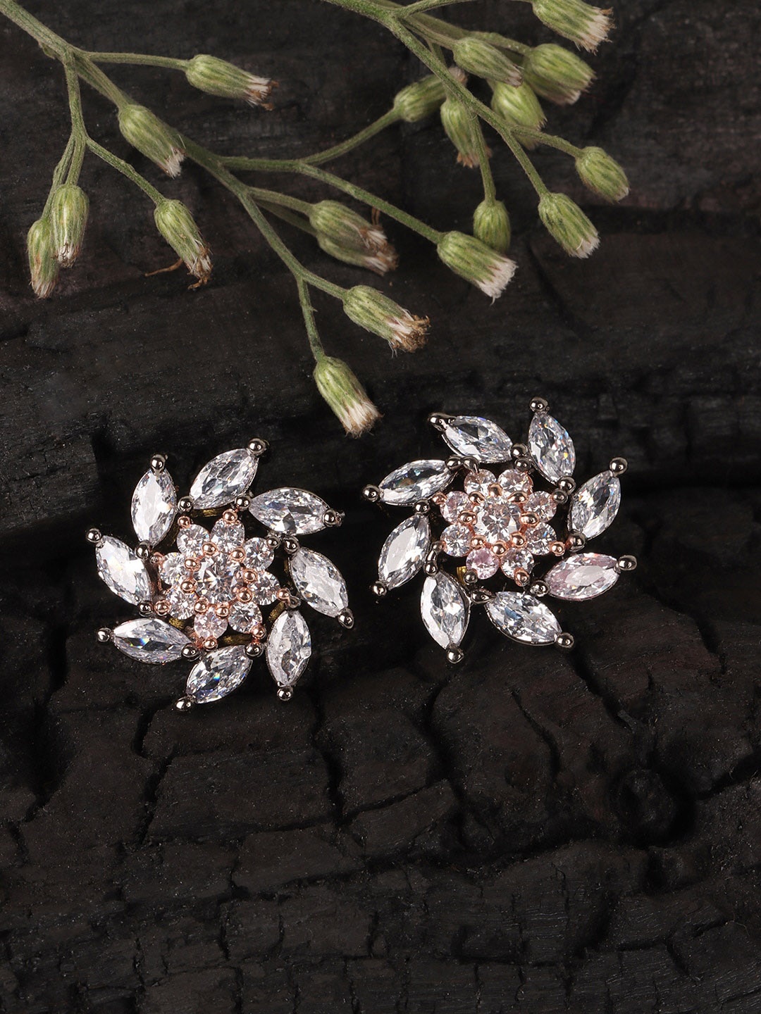 

JEWELS GEHNA Copper and White Floral Studs Earrings