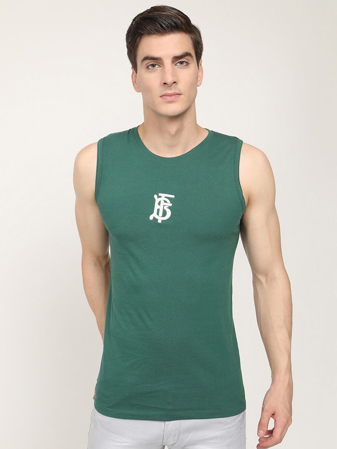 

V2 Value & Variety Men Green Regular Fit T-shirt