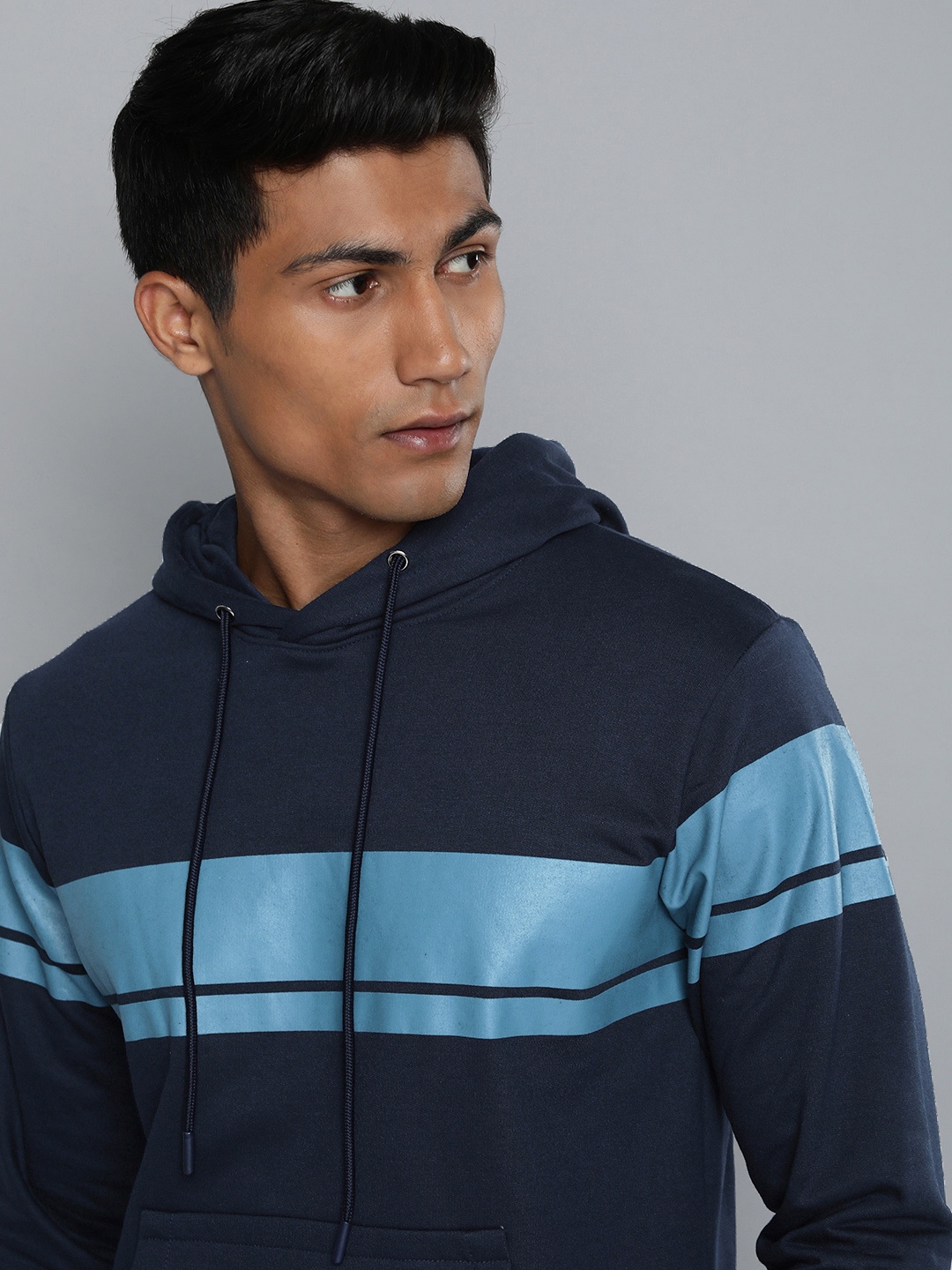 

ether Men Navy Blue Solid Hooded Sweatshirt