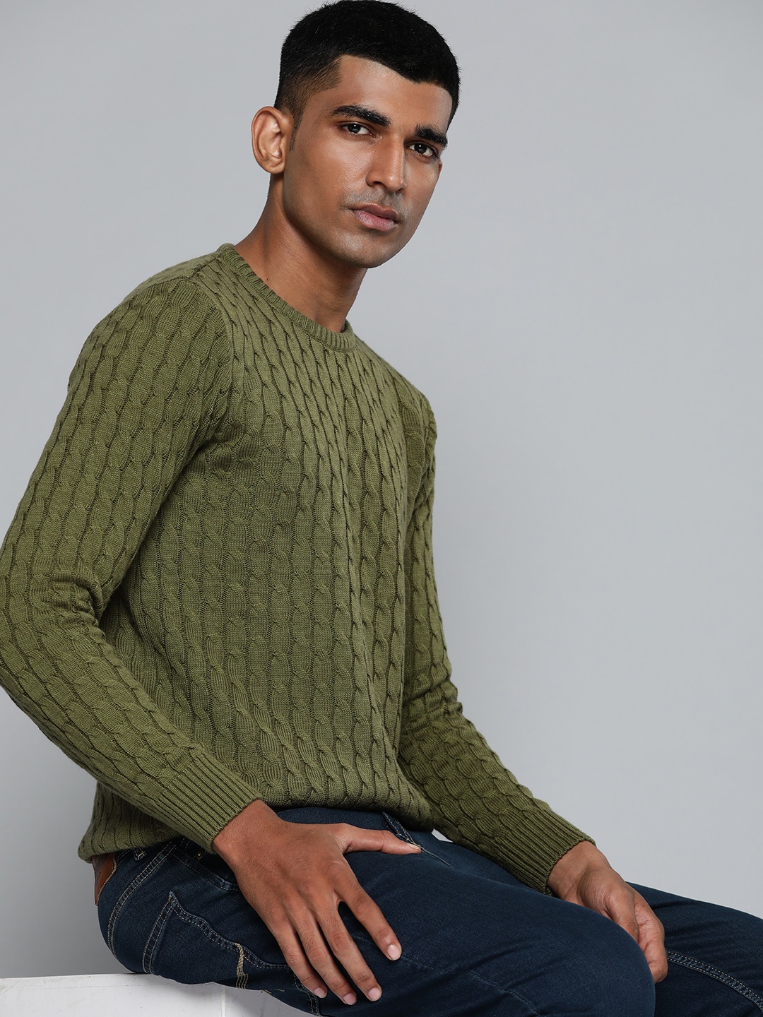 

ether Men Olive Green Self Design Pullover