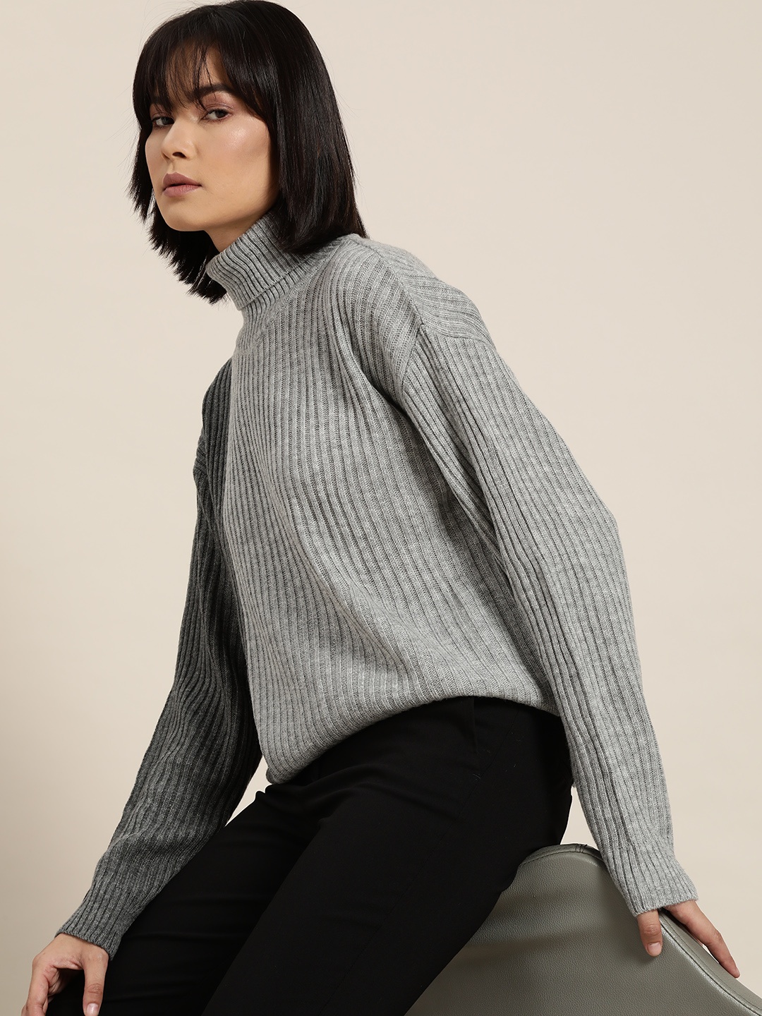 

ether Women Grey Colourblocked Pullover