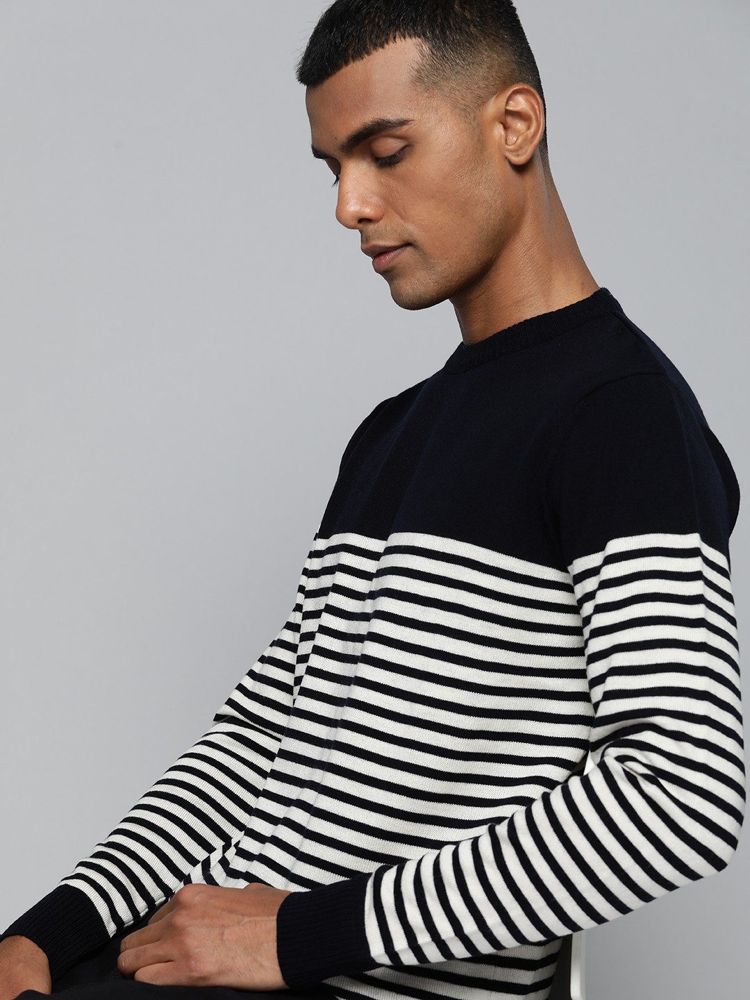 

ether Men Black & White Striped Pullover