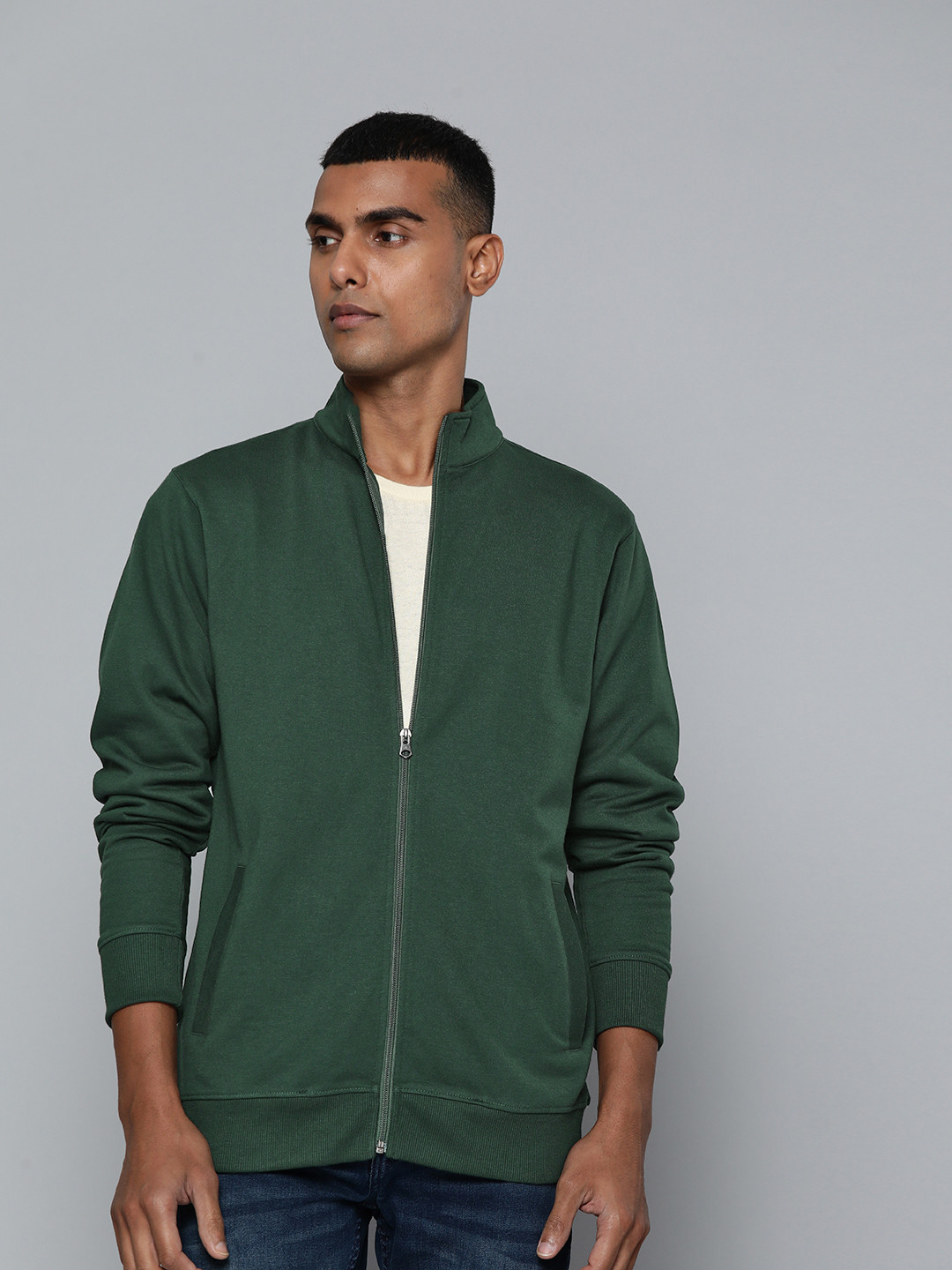 

ether Men Green Solid Sweatshirt