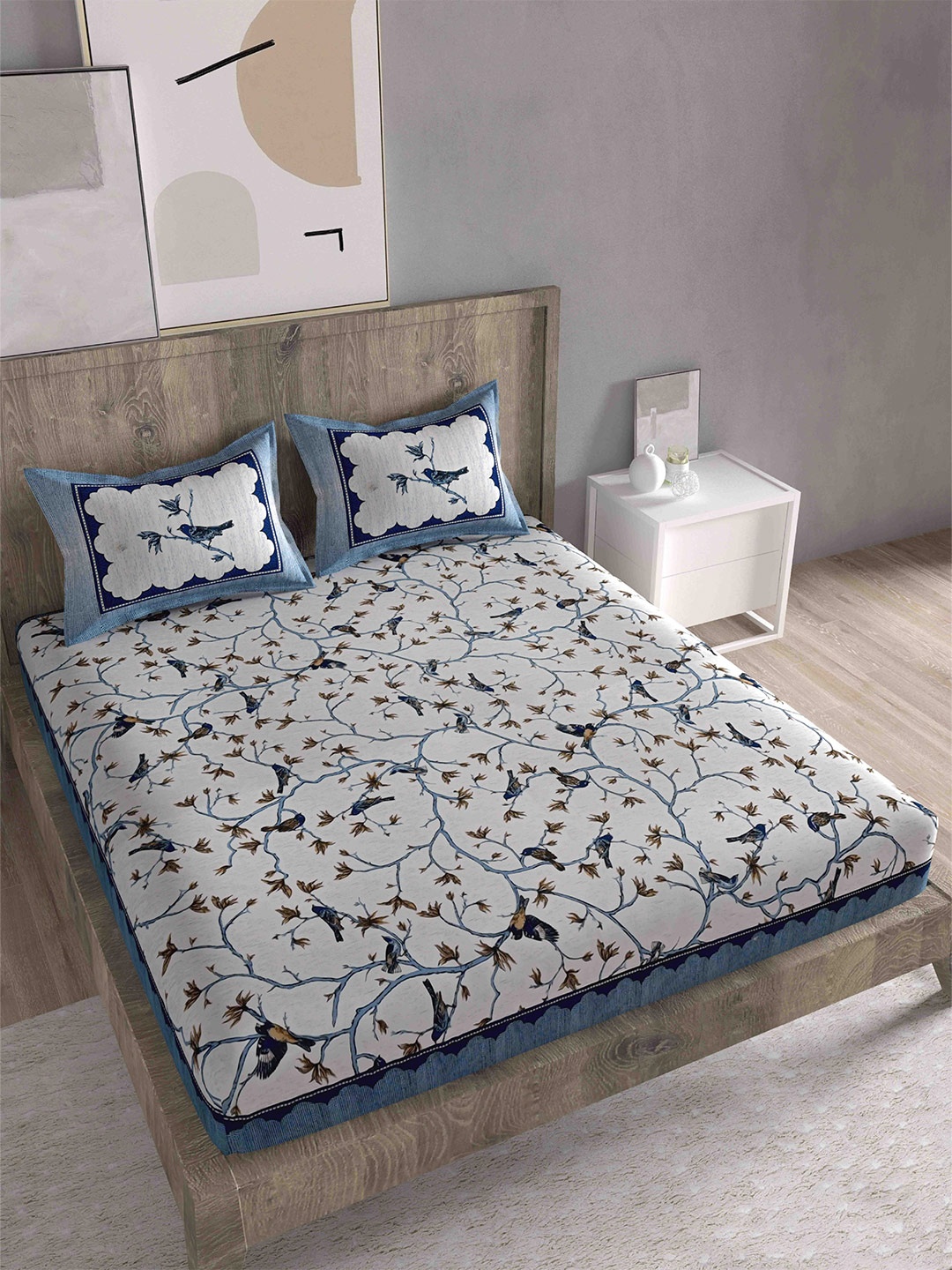 

Spangle Blue & White Ethnic Motifs 260 TC King Bedsheet with 2 Pillow Covers