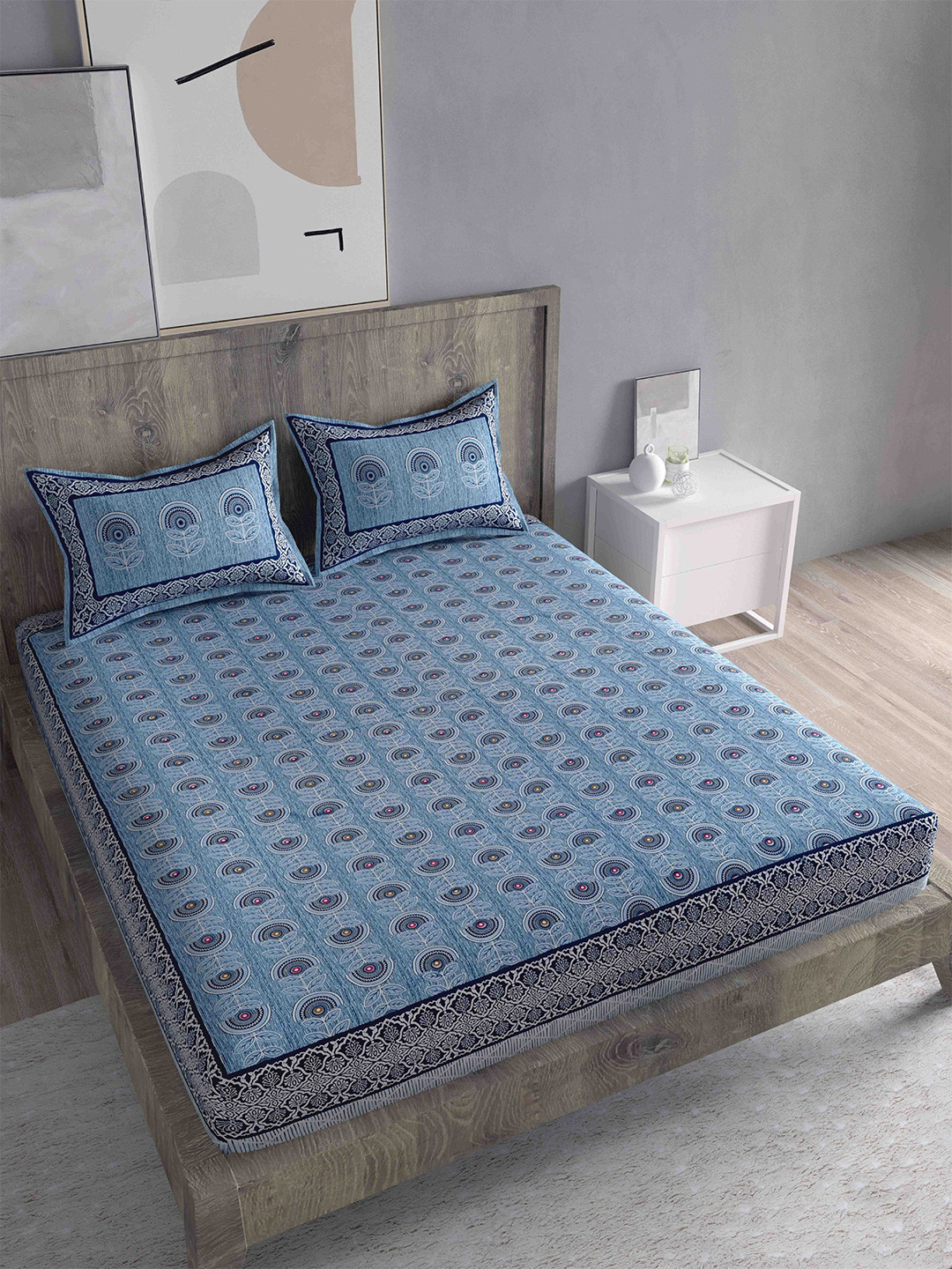 

Spangle Blue & Orange Floral 260 TC Cotton King Bedsheet with 2 Pillow Covers