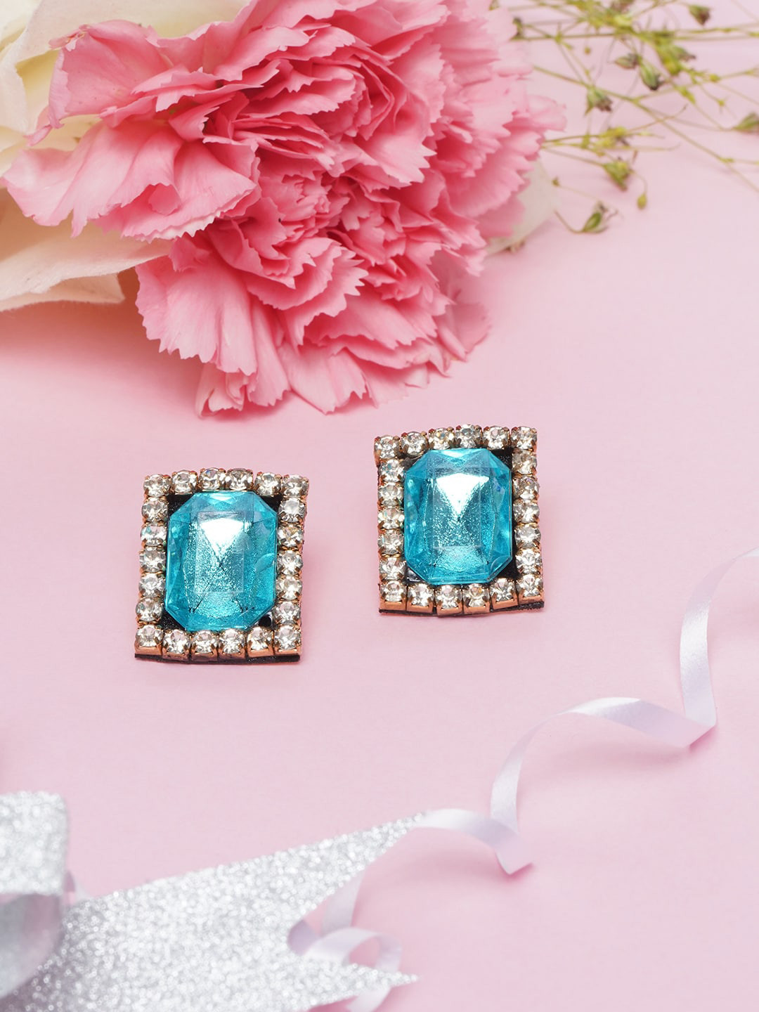 

Awadhi Blue & Gold Plated Geometric Studs Earrings