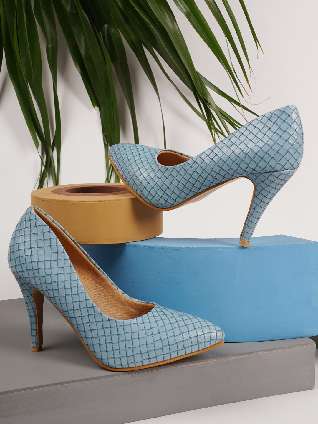 

Rubeezz Blue Party Kitten Pumps